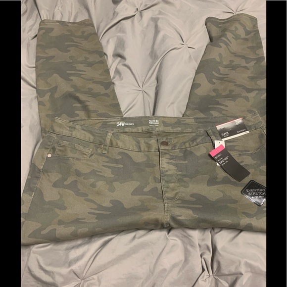 a.n.a Pants - New! Ana Camo Skinny Midrise Pants